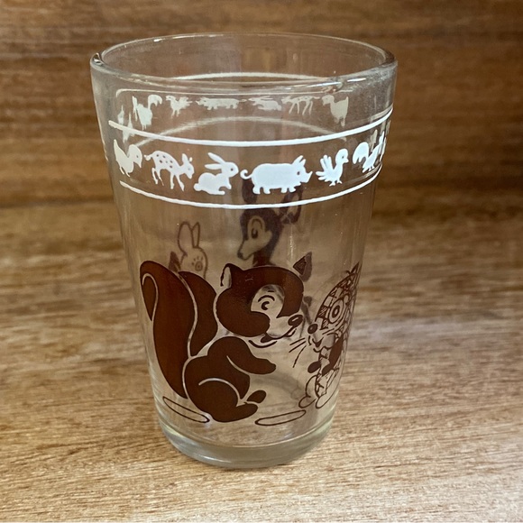 Vintage 1950’s child’s juice glass with squirrel - Picture 3 of 5